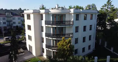 Wohnung 4 Schlafzimmer in Warschau, Polen