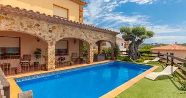 Villa 5 bedrooms in Blanes, Spain