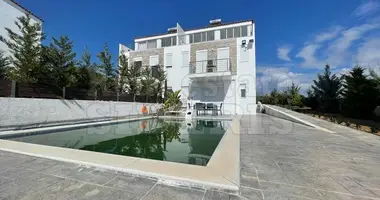 Villa 4 zimmer in Loutraki Perachora Agioi Theodoroi Municipality, Griechenland