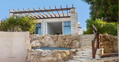 3 bedroom house in Chloraka, Cyprus