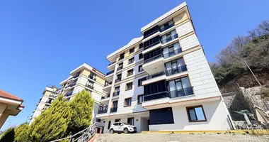 2 bedroom apartment in Araklı, Turkey