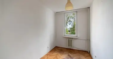 Mieszkanie 3 pokoi w Warszawa, Polska