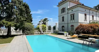 Вилла 10 комнат в Desenzano del Garda, Италия