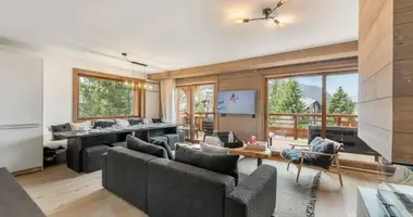 Multilevel apartments 8 bedrooms in Saint Georges sur Allier, France