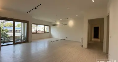 Office 118 m² in Tirana Municipality, Albania