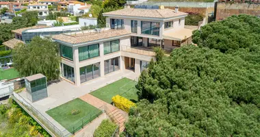 Villa 4 bedrooms in Blanes, Spain