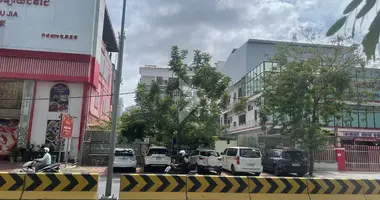 Land in Sangkat Tuol Svay Prey Ti Muoy, Cambodia