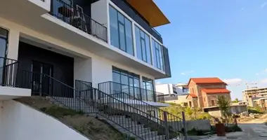 Mieszkanie 4 pokoi w Tbilisi, Gruzja