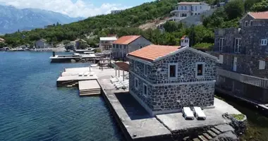 Casa 2 habitaciones en Tivat, Montenegro