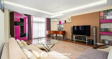 Wohnung 5 zimmer in Minsk, Belarus