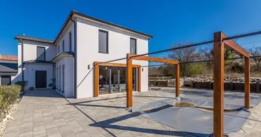 Villa in Omisalj, Kroatien