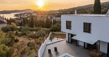 4 bedroom house in Opcina Milna, Croatia