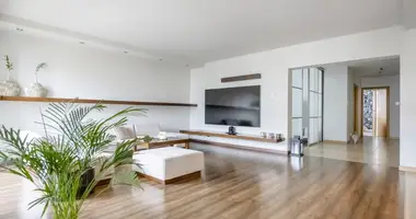 Propiedad comercial 125 m² en Varsovia, Polonia