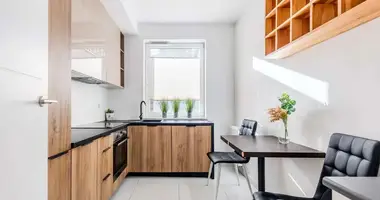 Mieszkanie 2 pokoi w Warszawa, Polska