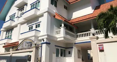 Villa 11 chambres dans Na Kluea, Thaïlande