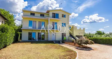 Maison 8 chambres dans Umag, Croatie