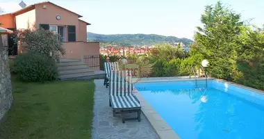 Villa Villa de 4 habitaciones en Liguria, Italia