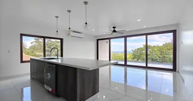Condo in Sandy Bay, Honduras