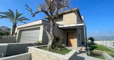 Villa 4 bedrooms in Parekklisia, Cyprus