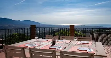 4 bedroom house in Ricmar, Spain