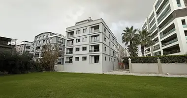 Квартира 3 комнаты в Karsiyaka, Турция