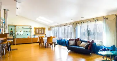 Wohnung 7 zimmer in Riga, Lettland