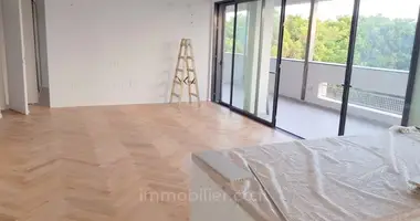 Mieszkanie 4 pokoi w Tel-Awiw, Izrael