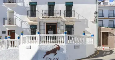 5 bedroom house in San Pedro Alcantara, Spain