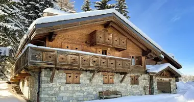 Chalet 4 bedrooms in Courchevel, France