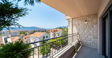 Apartamento 2 habitaciones en Tivat, Montenegro