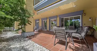 2 bedroom apartment in Rio Real, Spain