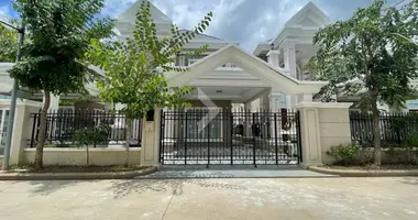 Willa 4 pokoi w Khan Dangkao, Kambodża