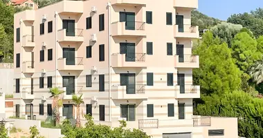 Квартира в Херцег-Нови, Черногория