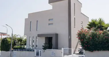 Villa de 6 chambres dans Demos Agiou Athanasiou, Chypre