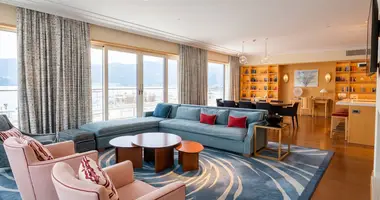 Apartamento 4 habitaciones en Tivat, Montenegro