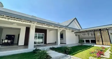 5 bedroom house in Pong, Thailand