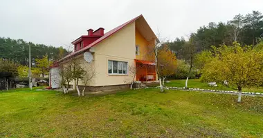 Casa 5 habitaciones en Ratamka, Belarús