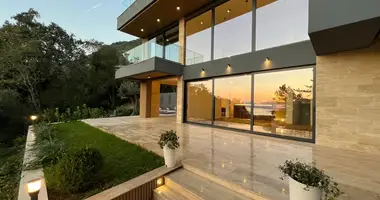 Casa 3 habitaciones en Kavac, Montenegro