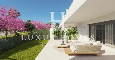 3 bedroom apartment in Estepona, Spain