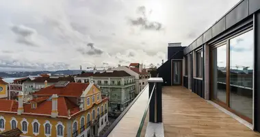 Penthouse 2 bedrooms in Estrela, Portugal