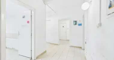 Квартира 4 комнаты в Варшава, Польша