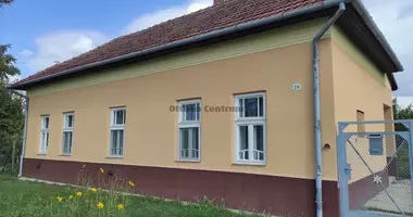Haus 3 Zimmer in Mittelungarn, Ungarn