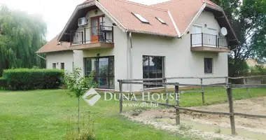 Cottage 3 bathrooms in Great Plain and North, Hungary