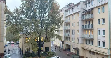 Wohnung 4 zimmer in Warschau, Polen