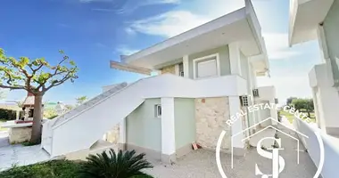 Maison de ville 4 chambres dans Nea Skioni, Grèce