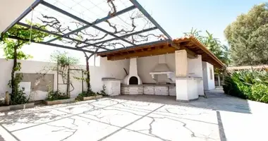 7 bedroom house in Nicosia, Cyprus