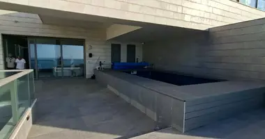 Penthouse 6 rooms in Ashdod, Israel