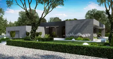 6 room house in Magdalenka, Poland