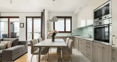Wohnung 3 zimmer in Warschau, Polen