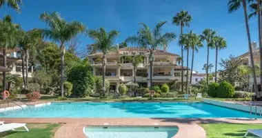 Wohnung 3 Schlafzimmer in San Pedro Alcantara, Spanien